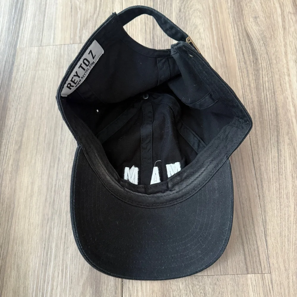 Rey to Z Black 'MAMA' Cap One Size